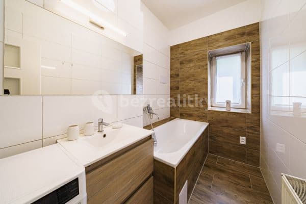 3 bedroom with open-plan kitchen flat for sale, 99 m², Evropská, 