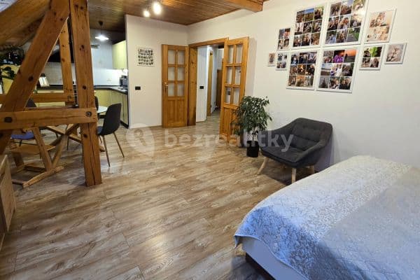 2 bedroom flat to rent, 94 m², Šafaříkova, Hlavní město Praha