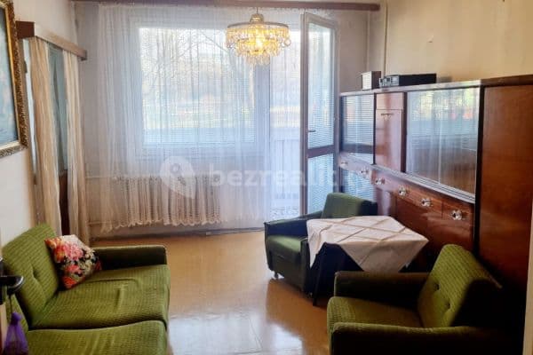 3 bedroom flat for sale, 61 m², Veltruská, Hlavní město Praha