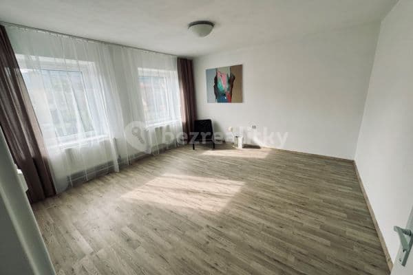 2 bedroom with open-plan kitchen flat to rent, 67 m², 5. května, Neštědice