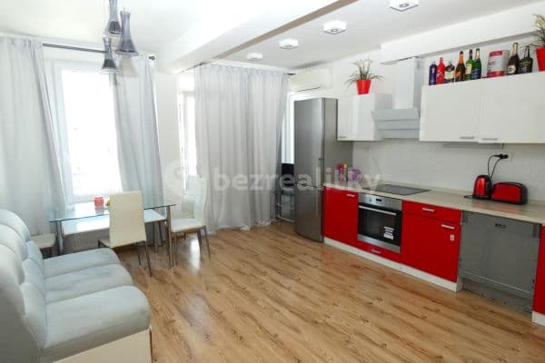1 bedroom with open-plan kitchen flat for sale, 49 m², Bartoškova, 