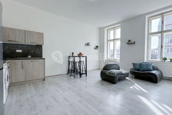 2 bedroom with open-plan kitchen flat to rent, 61 m², Štefánikova, Brno