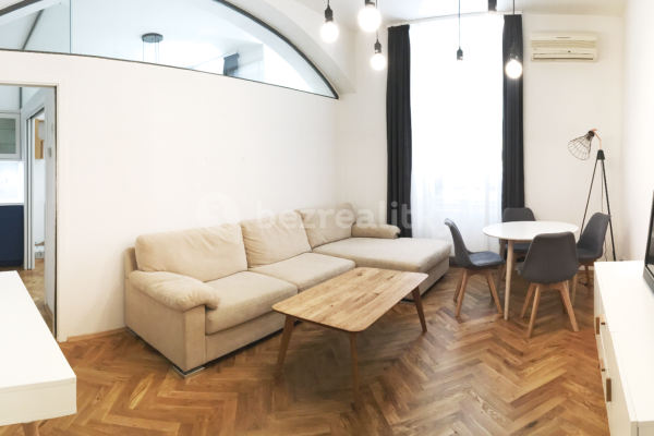 2 bedroom flat to rent, 47 m², Rašínovo nábřeží, Praha