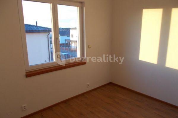 4 bedroom flat to rent, 80 m², Levandulová, Hostivice