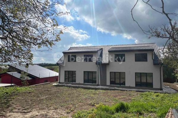 house for sale, 245 m², Zvoleněves