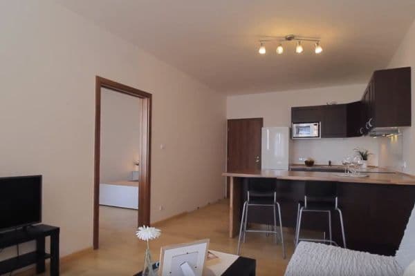 flat to rent, 60 m², Zakšínská, Praha