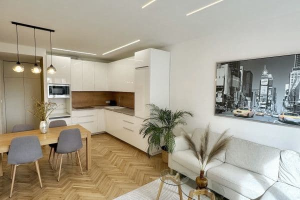 flat to rent, 66 m², Malešická, Praha