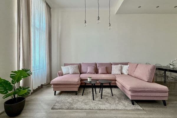 flat to rent, 133 m², Španělská, Praha