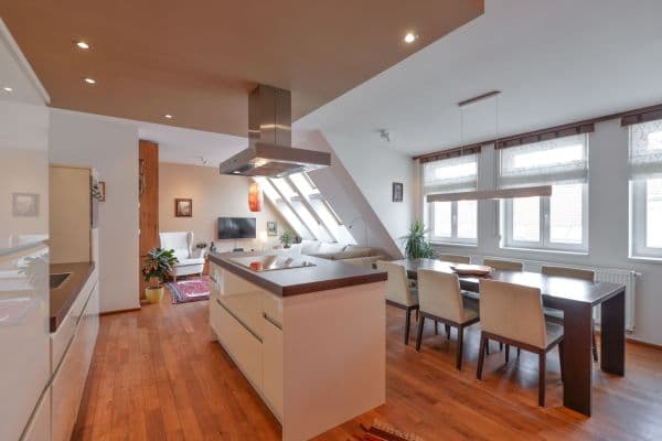 flat to rent, 78 m², Varšavská, Prague, Prague
