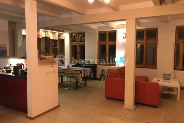 flat to rent, 125 m², Karlovo náměstí, Praha