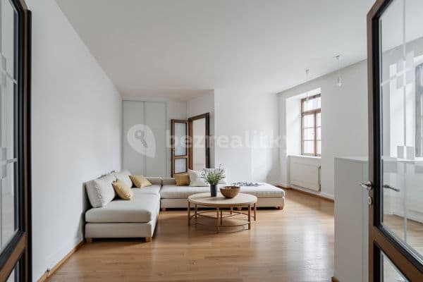 flat to rent, 80 m², Betlémské náměstí, Praha