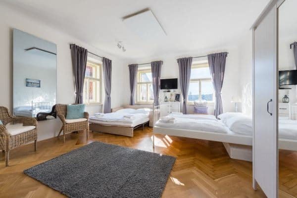 flat to rent, 46 m², Cihelná, Praha
