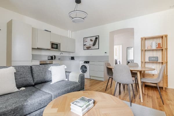 flat to rent, 62 m², Plzeňská, Praha