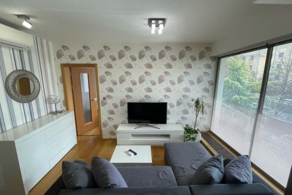 flat to rent, 49 m², U Okrouhlíku c, Praha