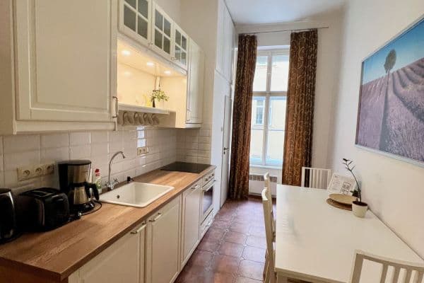 flat to rent, 65 m², Ostrovní, Praha