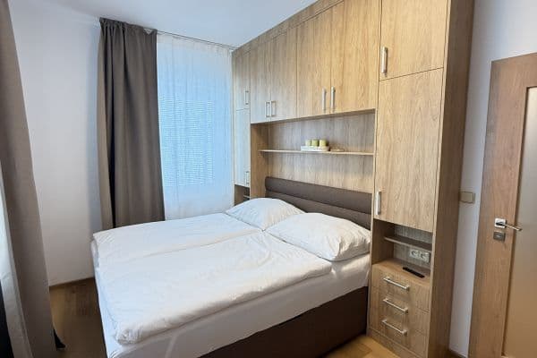 flat to rent, 40 m², Zbraslavská, Prague, Prague