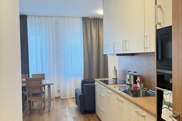 flat to rent, 43 m², Zbraslavská, Praha