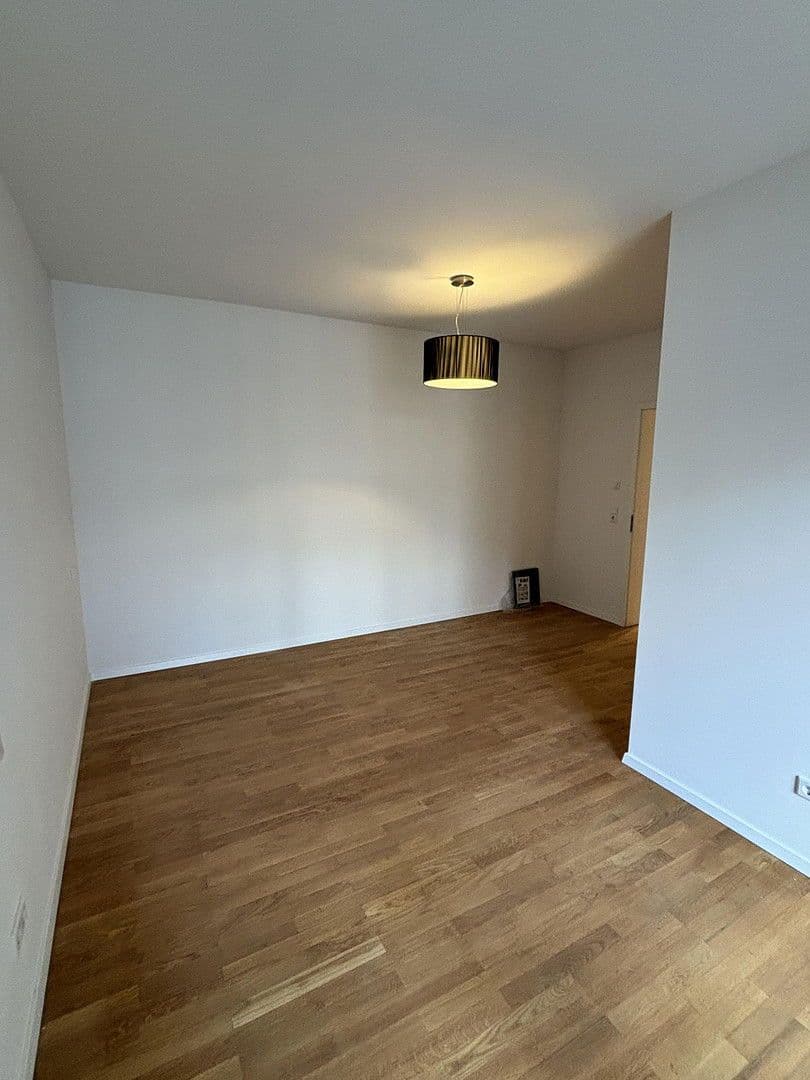 1 bedroom with open-plan kitchen flat to rent, 77 m², Mainluststraße 13, Frankfurt am Main, Hesse 1 bedroom with open-plan kitchen flat to rent, 77 m², Mainluststraße 13, Frankfurt am Main, Hesse