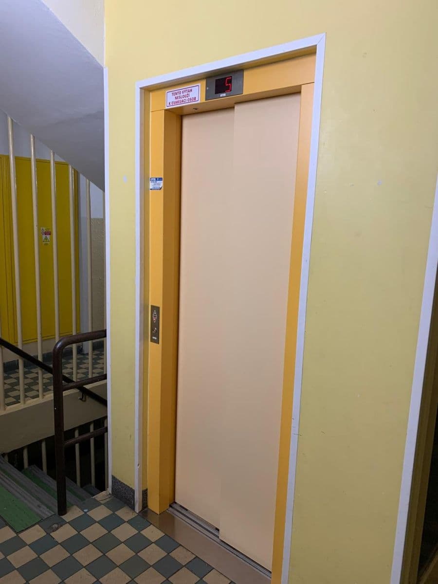 1 bedroom with open-plan kitchen flat to rent, 41 m², Adamovská, Prague, Prague 1 bedroom with open-plan kitchen flat to rent, 41 m², Adamovská, Prague, Prague