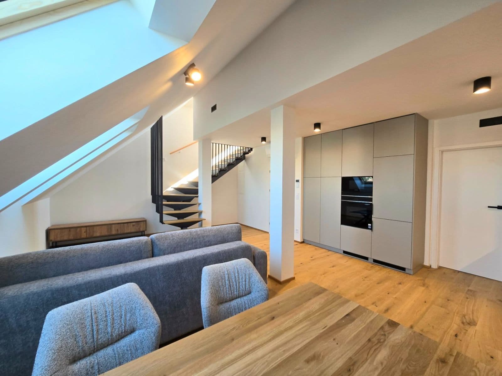 2 bedroom with open-plan kitchen flat for sale, 84 m², Ruská, Prague, Prague 2 bedroom with open-plan kitchen flat for sale, 84 m², Ruská, Prague, Prague