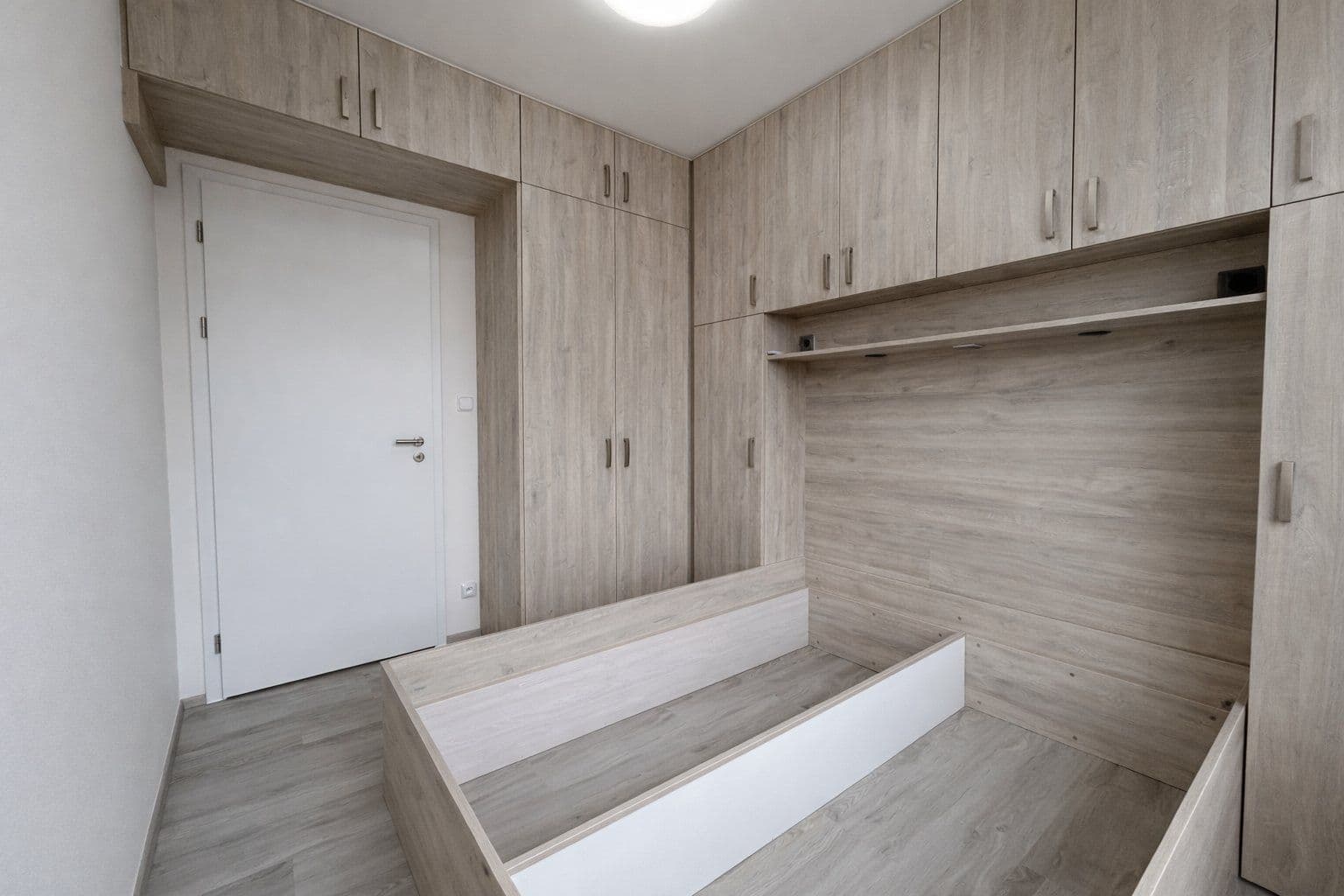 1 bedroom with open-plan kitchen flat to rent, 45 m², Nádražní, Kralupy nad Vltavou, Středočeský Region 1 bedroom with open-plan kitchen flat to rent, 45 m², Nádražní, Kralupy nad Vltavou, Středočeský Region