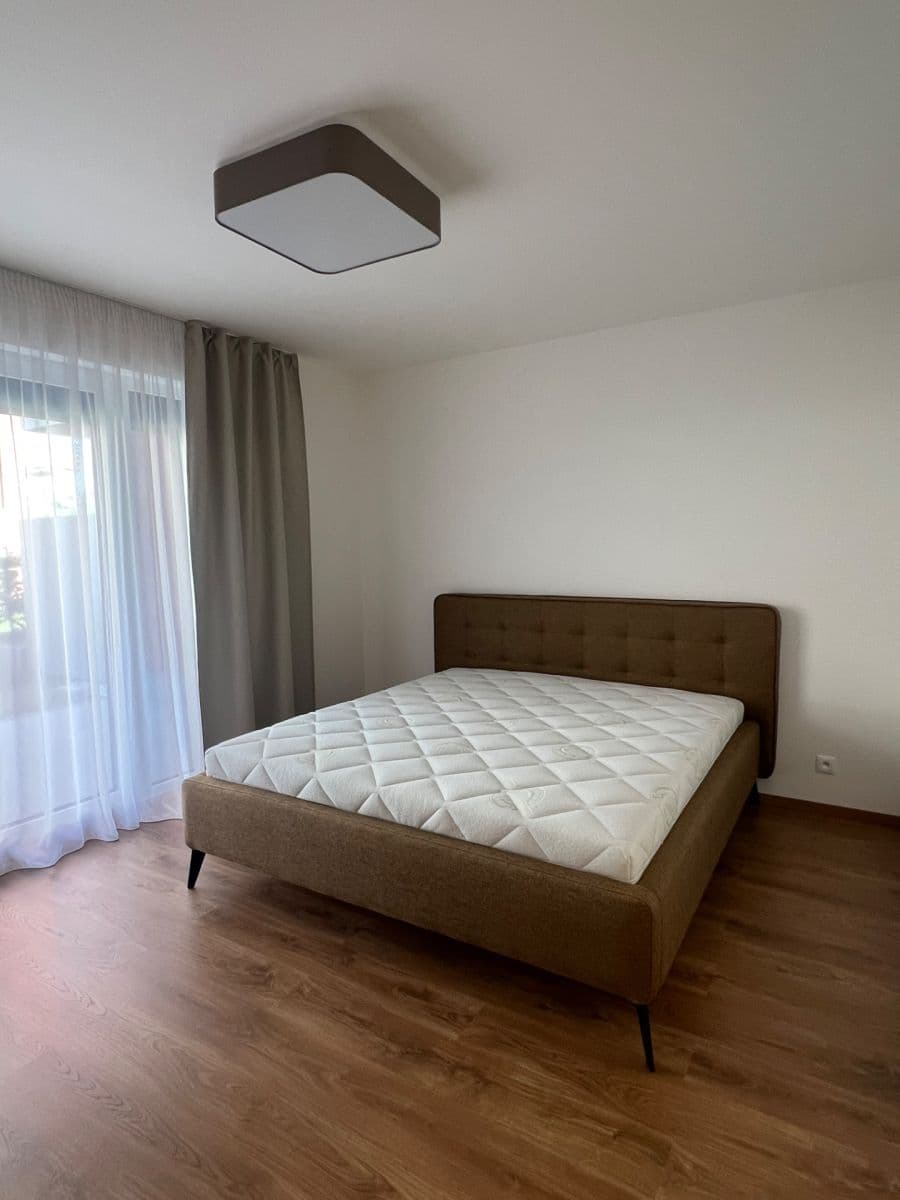 2 bedroom with open-plan kitchen flat to rent, 99 m², Pavla Beneše, Prague, Prague 2 bedroom with open-plan kitchen flat to rent, 99 m², Pavla Beneše, Prague, Prague