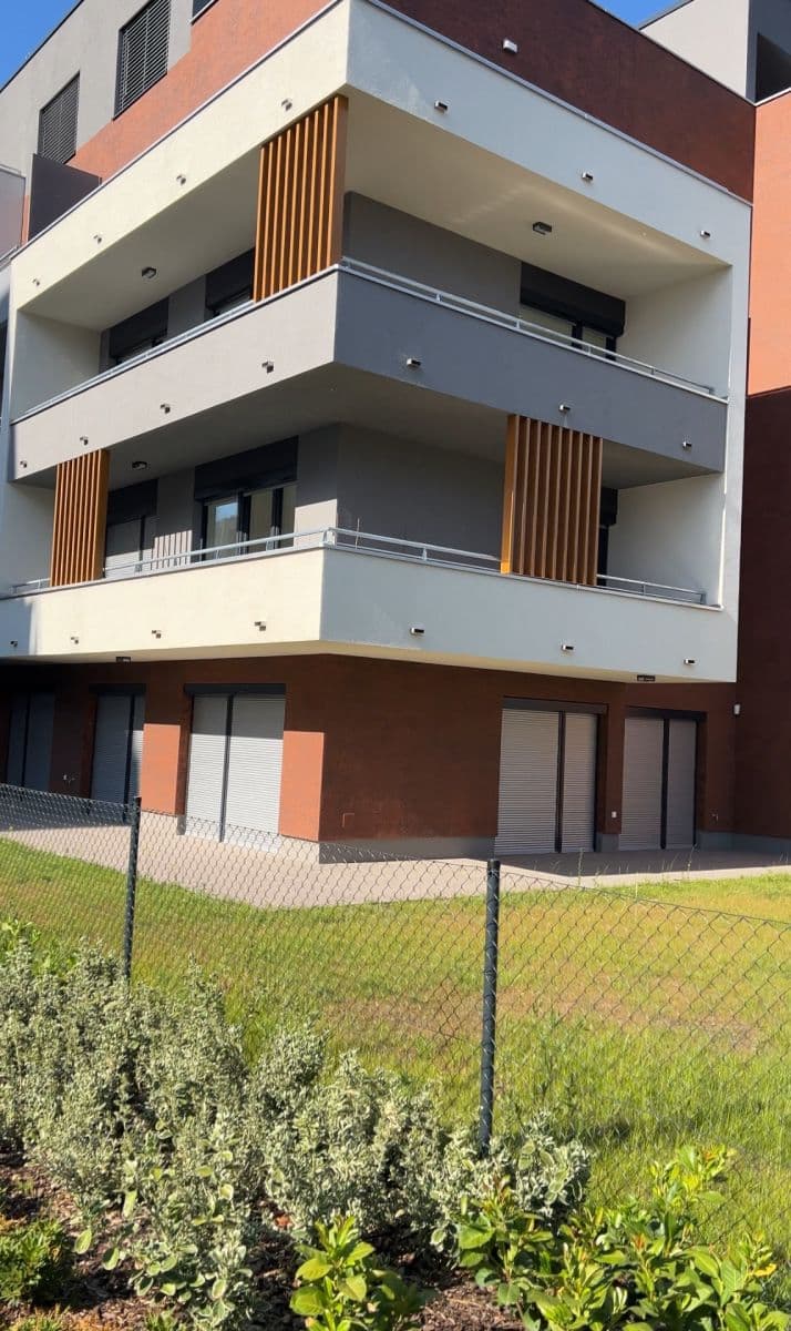 2 bedroom with open-plan kitchen flat to rent, 99 m², Pavla Beneše, Prague, Prague 2 bedroom with open-plan kitchen flat to rent, 99 m², Pavla Beneše, Prague, Prague