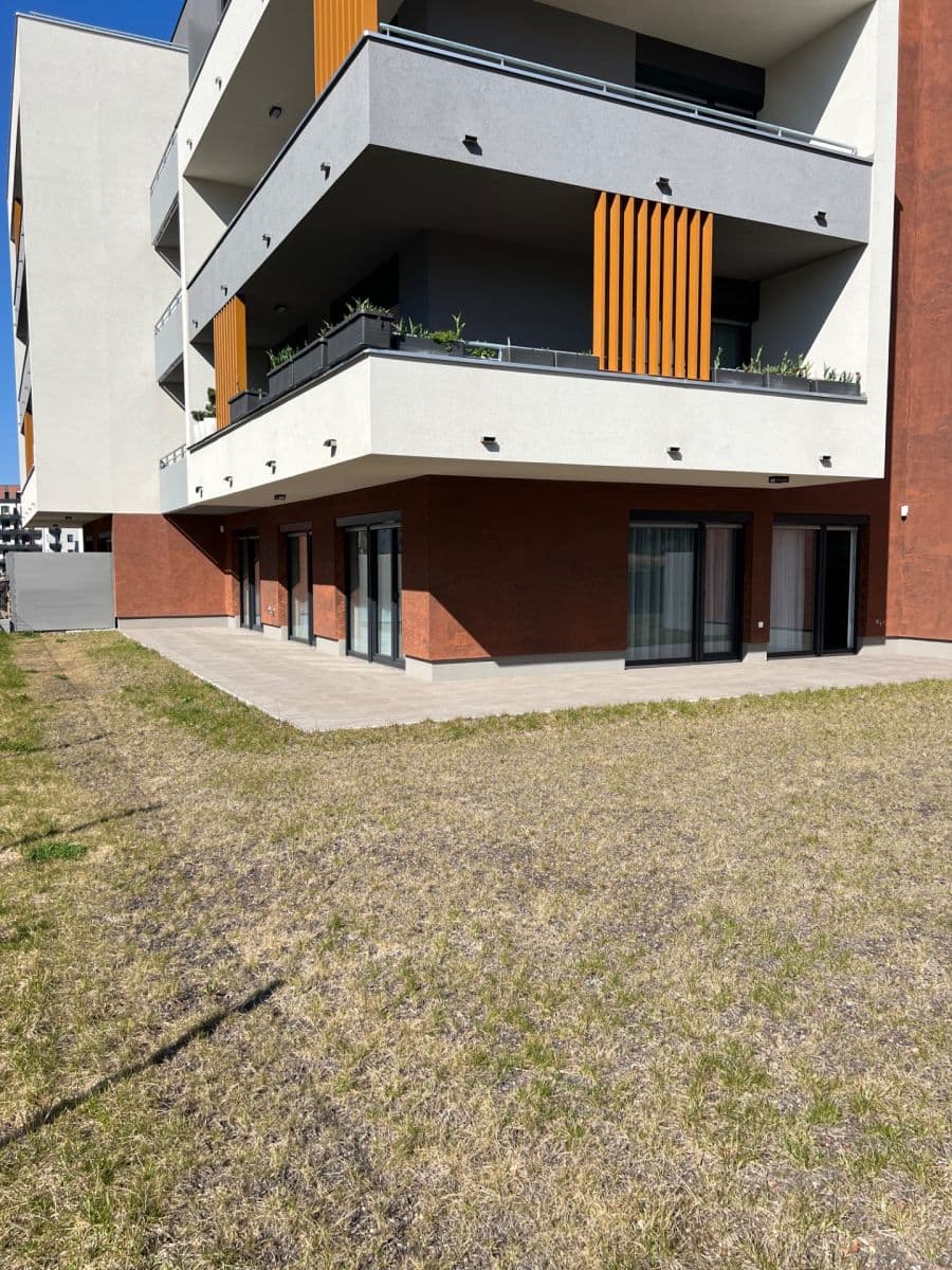 2 bedroom with open-plan kitchen flat to rent, 99 m², Pavla Beneše, Prague, Prague 2 bedroom with open-plan kitchen flat to rent, 99 m², Pavla Beneše, Prague, Prague