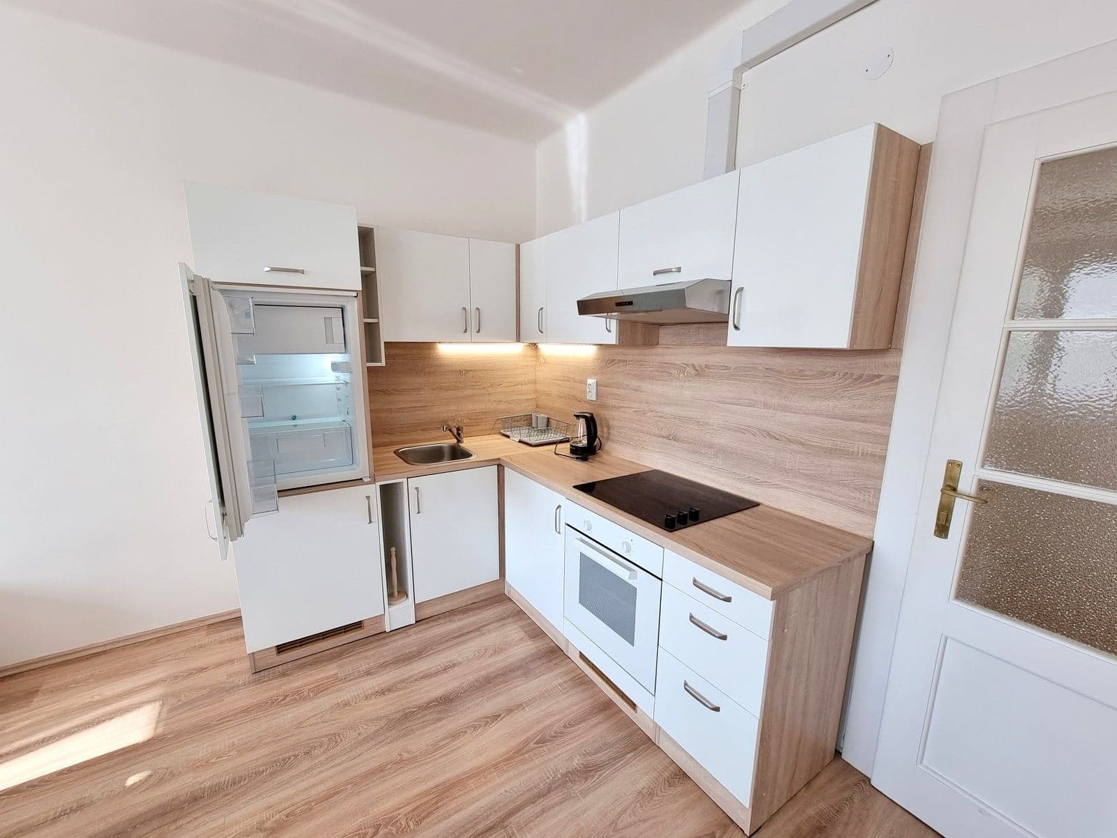1 bedroom with open-plan kitchen flat to rent, 49 m², Levá, Prague, Prague 1 bedroom with open-plan kitchen flat to rent, 49 m², Levá, Prague, Prague
