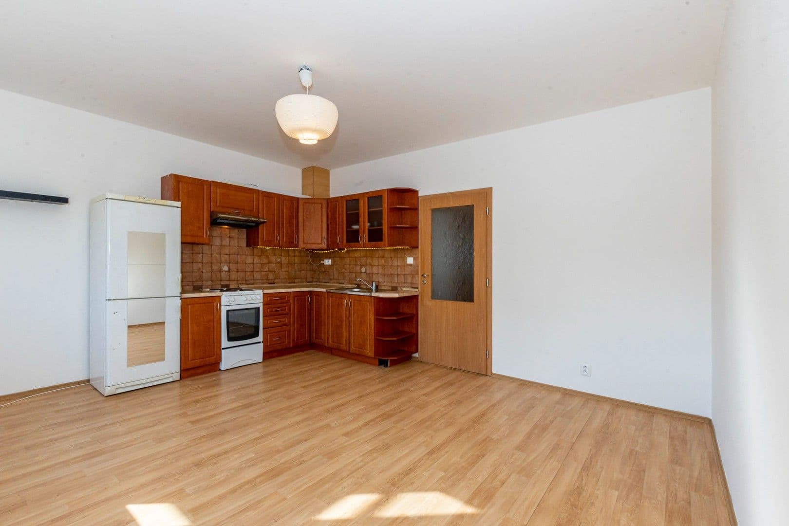 1 bedroom with open-plan kitchen flat to rent, 38 m², Českodubská, Prague, Prague 1 bedroom with open-plan kitchen flat to rent, 38 m², Českodubská, Prague, Prague