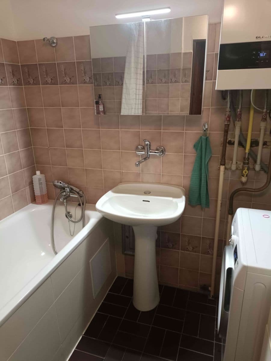 3 bedroom flat to rent, 74 m², U Strže, Prague, Prague 3 bedroom flat to rent, 74 m², U Strže, Prague, Prague