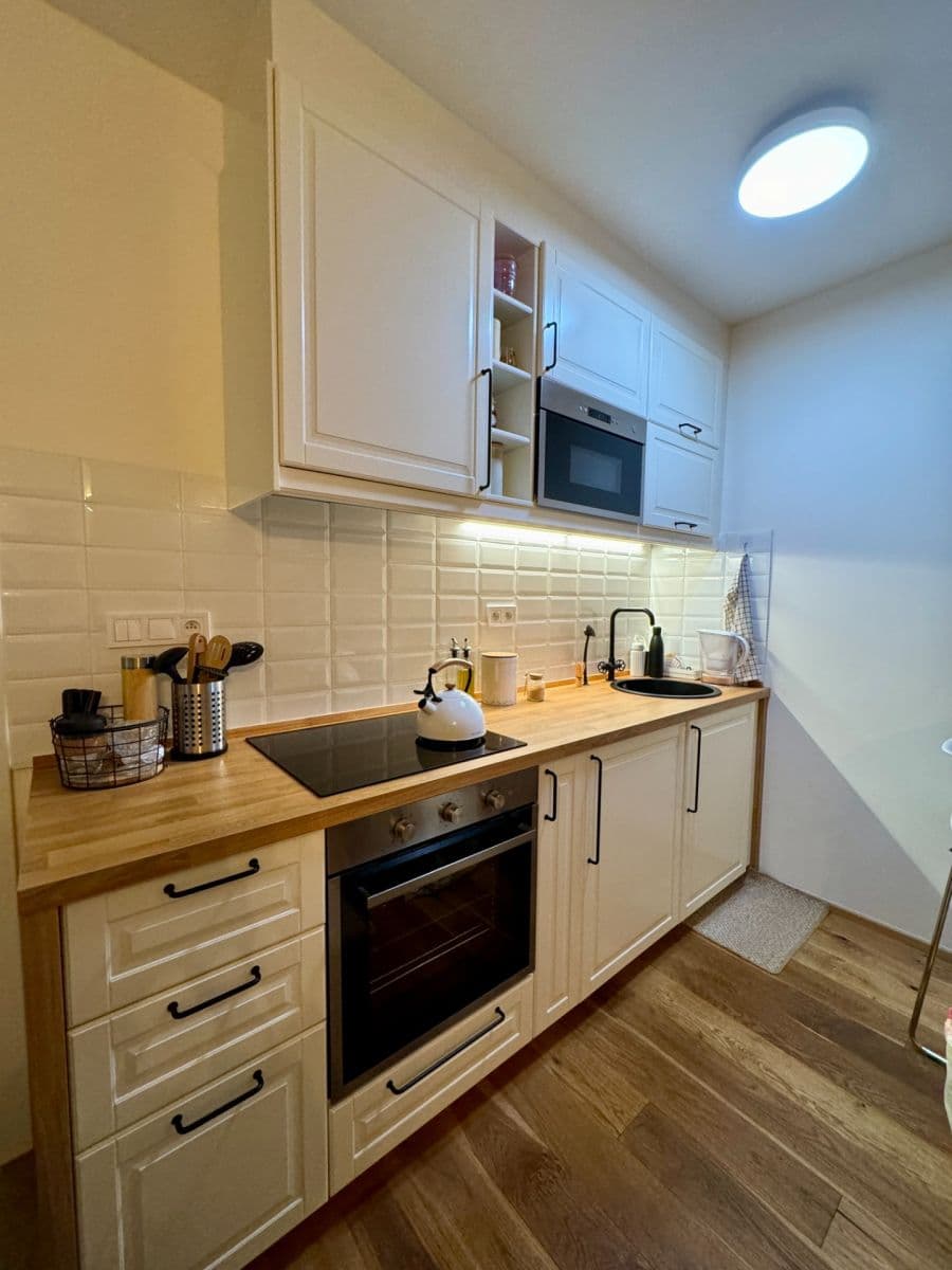 Studio flat to rent, 24 m², Perucká, Prague, Prague Studio flat to rent, 24 m², Perucká, Prague, Prague