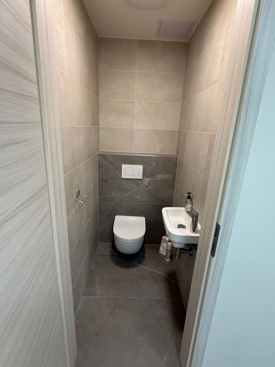 2 bedroom with open-plan kitchen flat to rent, 82 m², Mazurská, Prague, Prague 2 bedroom with open-plan kitchen flat to rent, 82 m², Mazurská, Prague, Prague