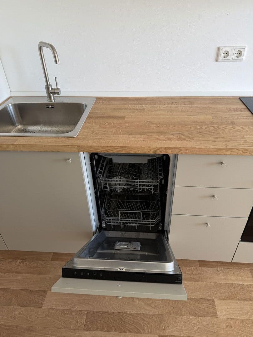 4 bedroom flat to rent, 120 m², Bucher Straße 97, Nürnberg, Bavaria 4 bedroom flat to rent, 120 m², Bucher Straße 97, Nürnberg, Bavaria