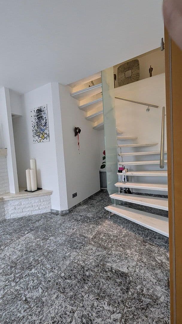 4 bedroom flat to rent, 186 m², Flörsheim-Dalsheim, Rhineland-Palatinate 4 bedroom flat to rent, 186 m², Flörsheim-Dalsheim, Rhineland-Palatinate