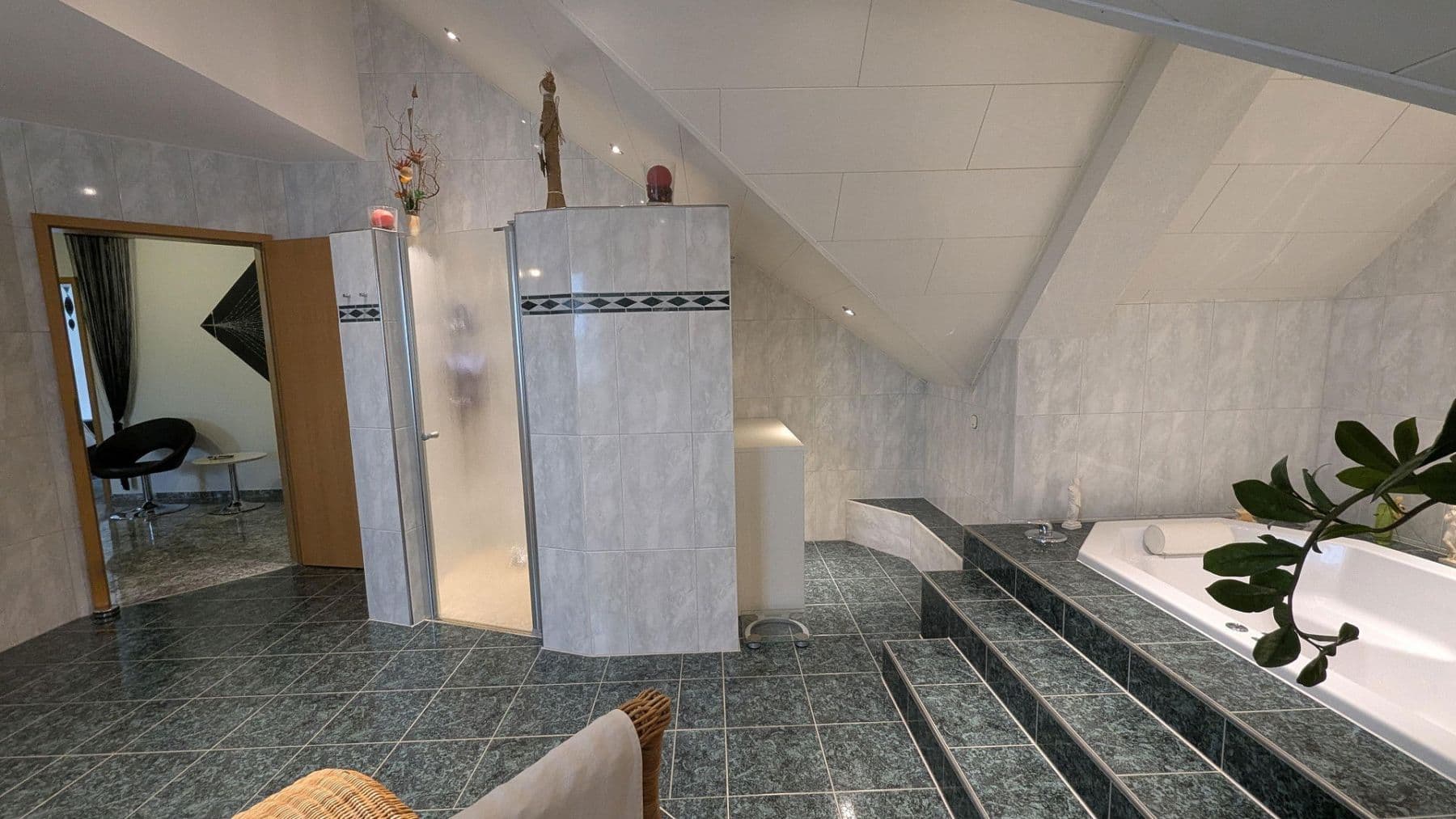 4 bedroom flat to rent, 186 m², Flörsheim-Dalsheim, Rhineland-Palatinate 4 bedroom flat to rent, 186 m², Flörsheim-Dalsheim, Rhineland-Palatinate