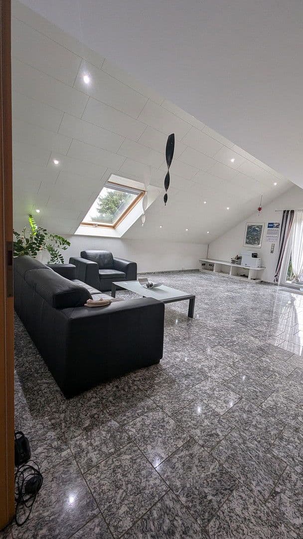 4 bedroom flat to rent, 186 m², Flörsheim-Dalsheim, Rhineland-Palatinate 4 bedroom flat to rent, 186 m², Flörsheim-Dalsheim, Rhineland-Palatinate