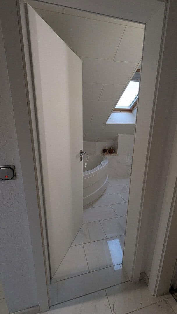 4 bedroom flat to rent, 186 m², Flörsheim-Dalsheim, Rhineland-Palatinate 4 bedroom flat to rent, 186 m², Flörsheim-Dalsheim, Rhineland-Palatinate