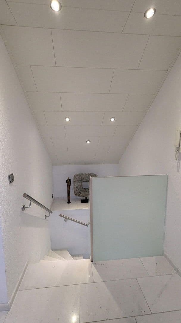 4 bedroom flat to rent, 186 m², Flörsheim-Dalsheim, Rhineland-Palatinate 4 bedroom flat to rent, 186 m², Flörsheim-Dalsheim, Rhineland-Palatinate