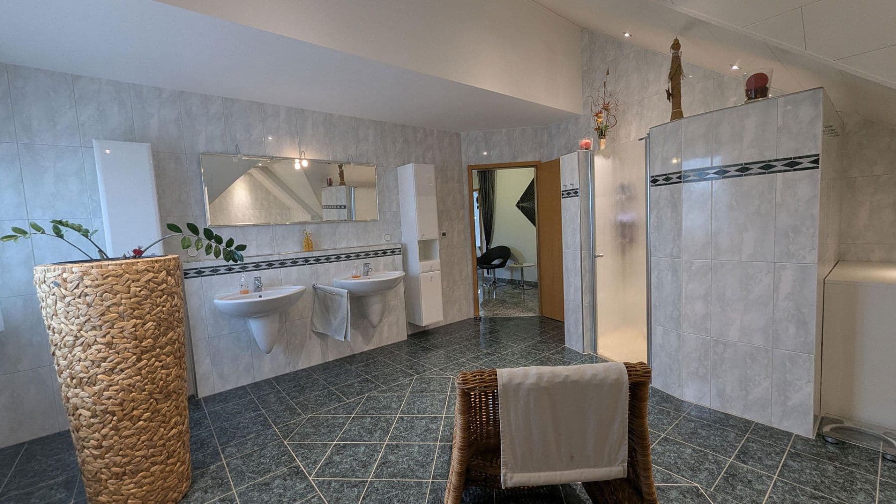 4 bedroom flat to rent, 186 m², Flörsheim-Dalsheim, Rhineland-Palatinate 4 bedroom flat to rent, 186 m², Flörsheim-Dalsheim, Rhineland-Palatinate