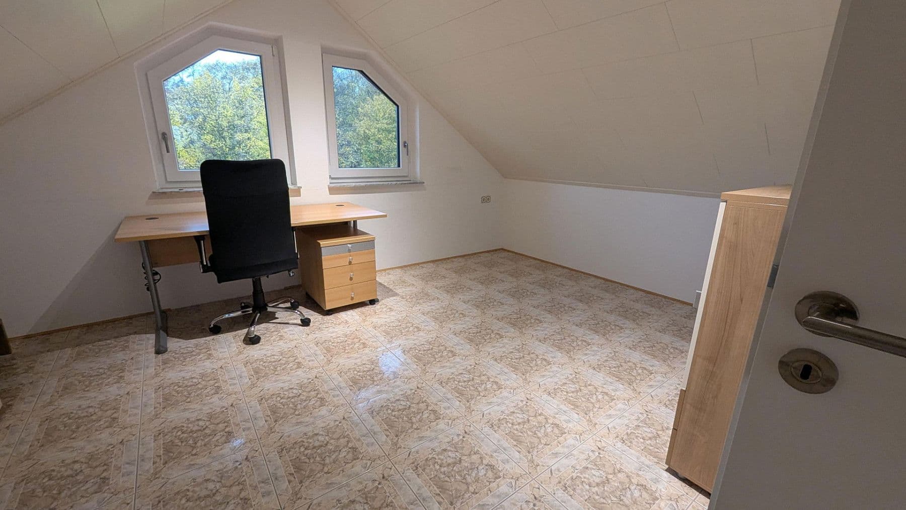 4 bedroom flat to rent, 186 m², Flörsheim-Dalsheim, Rhineland-Palatinate 4 bedroom flat to rent, 186 m², Flörsheim-Dalsheim, Rhineland-Palatinate