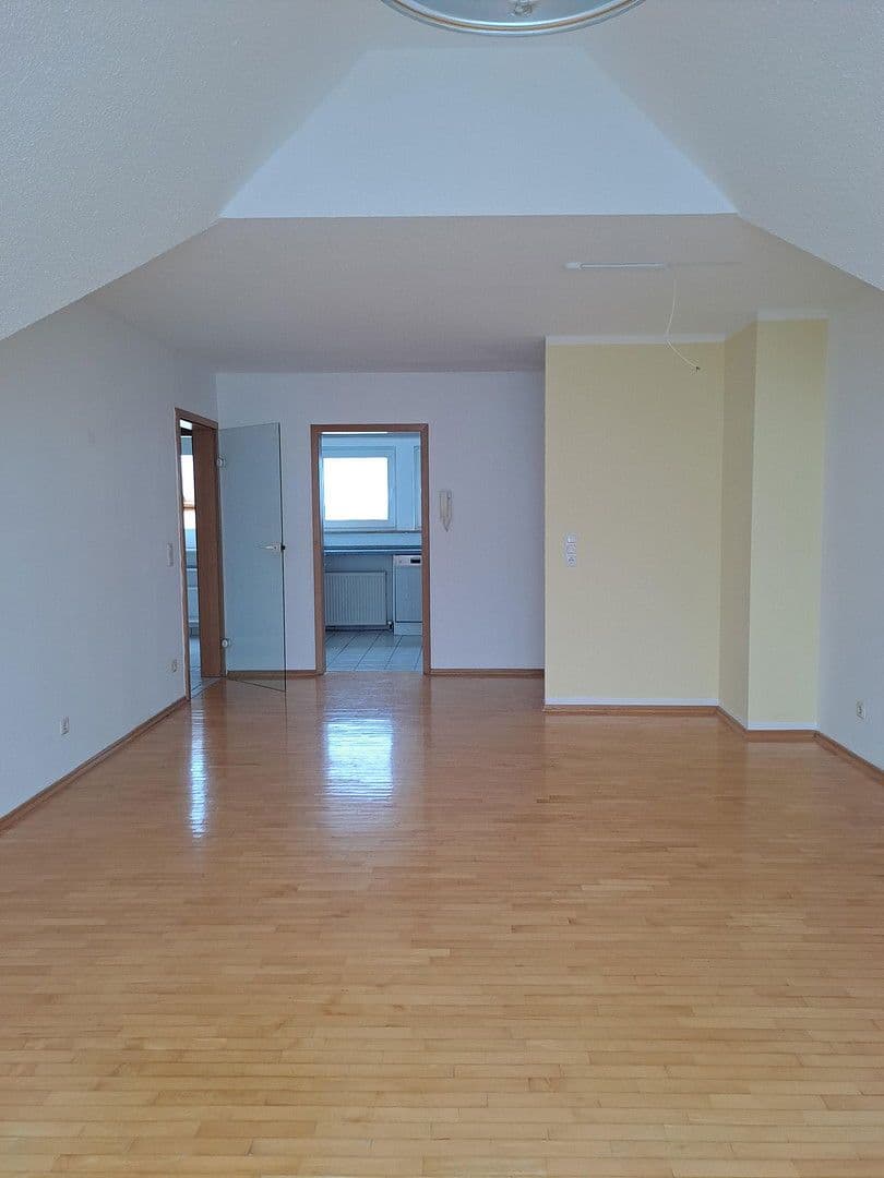 3 bedroom flat to rent, 77 m², Adelsdorf, Bavaria 3 bedroom flat to rent, 77 m², Adelsdorf, Bavaria