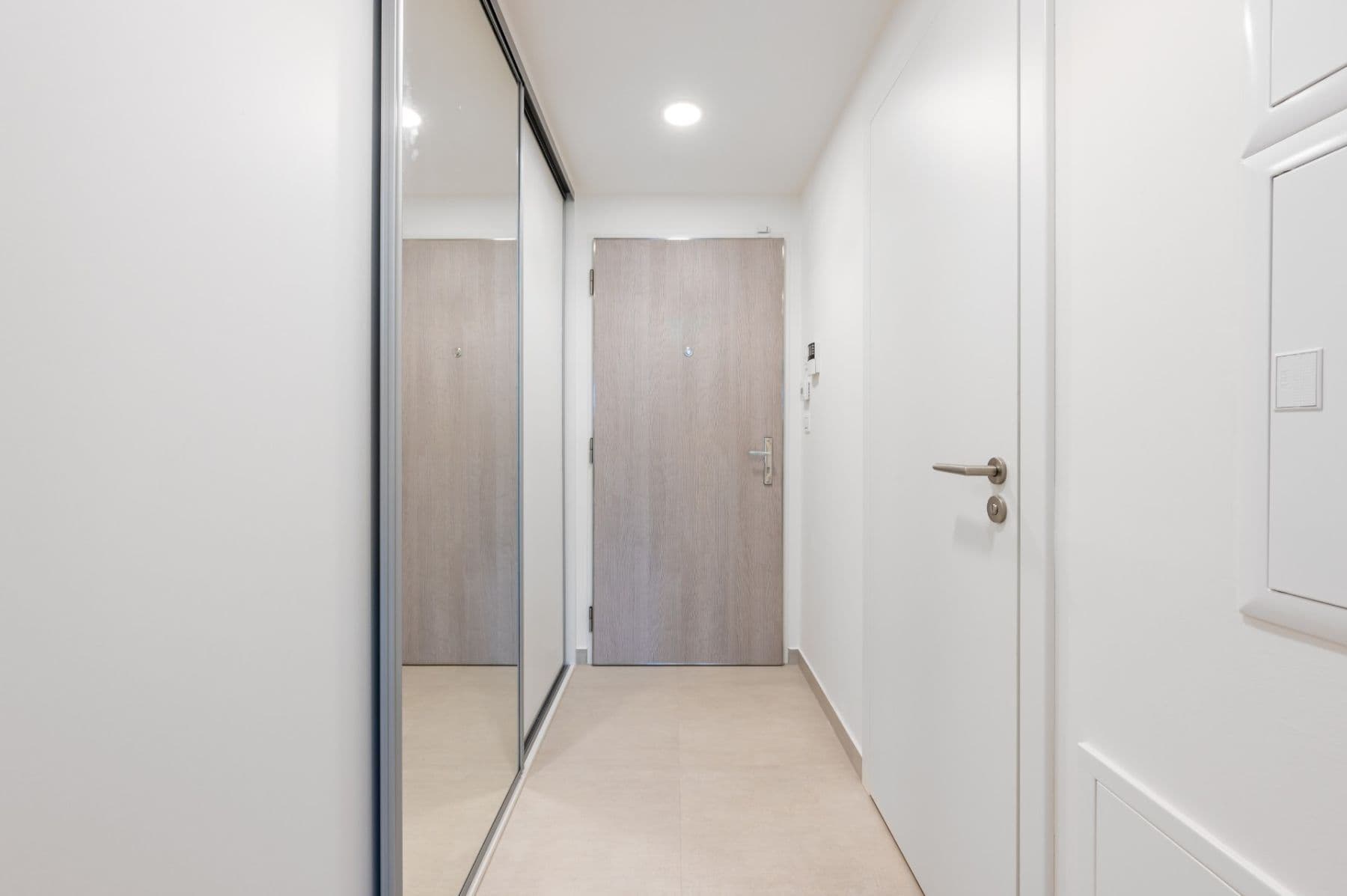 Studio flat to rent, 35 m², Poděbradská, Prague, Prague Studio flat to rent, 35 m², Poděbradská, Prague, Prague