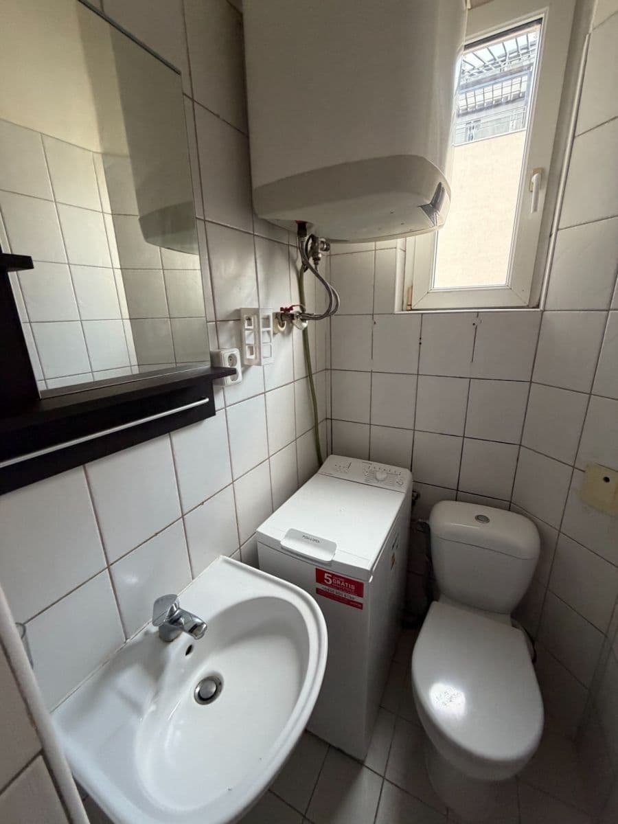 Studio flat to rent, 34 m², Ocelářská, Prague, Prague Studio flat to rent, 34 m², Ocelářská, Prague, Prague