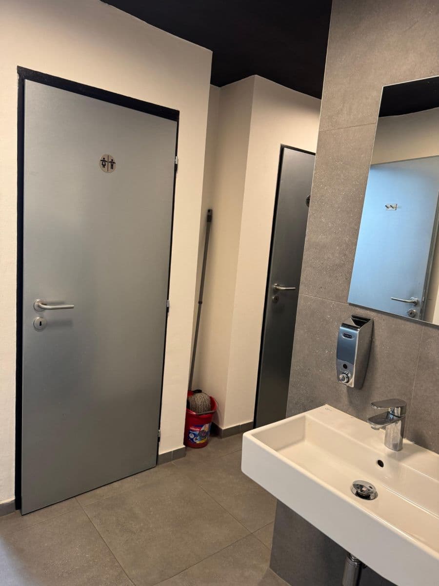 office to rent, 151 m², Přístavní, Prague, Prague office to rent, 151 m², Přístavní, Prague, Prague