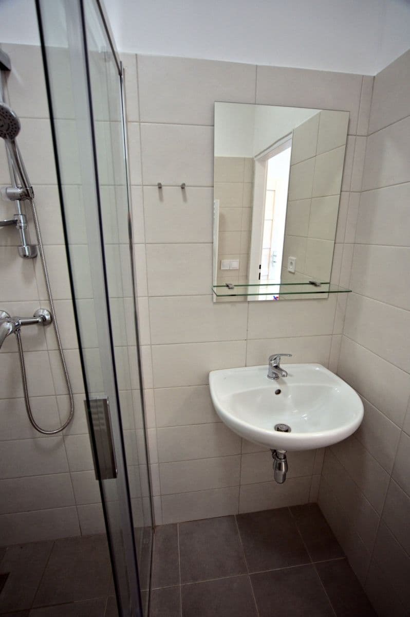 1 bedroom flat to rent, 40 m², K sídlišti, Prague, Prague 1 bedroom flat to rent, 40 m², K sídlišti, Prague, Prague