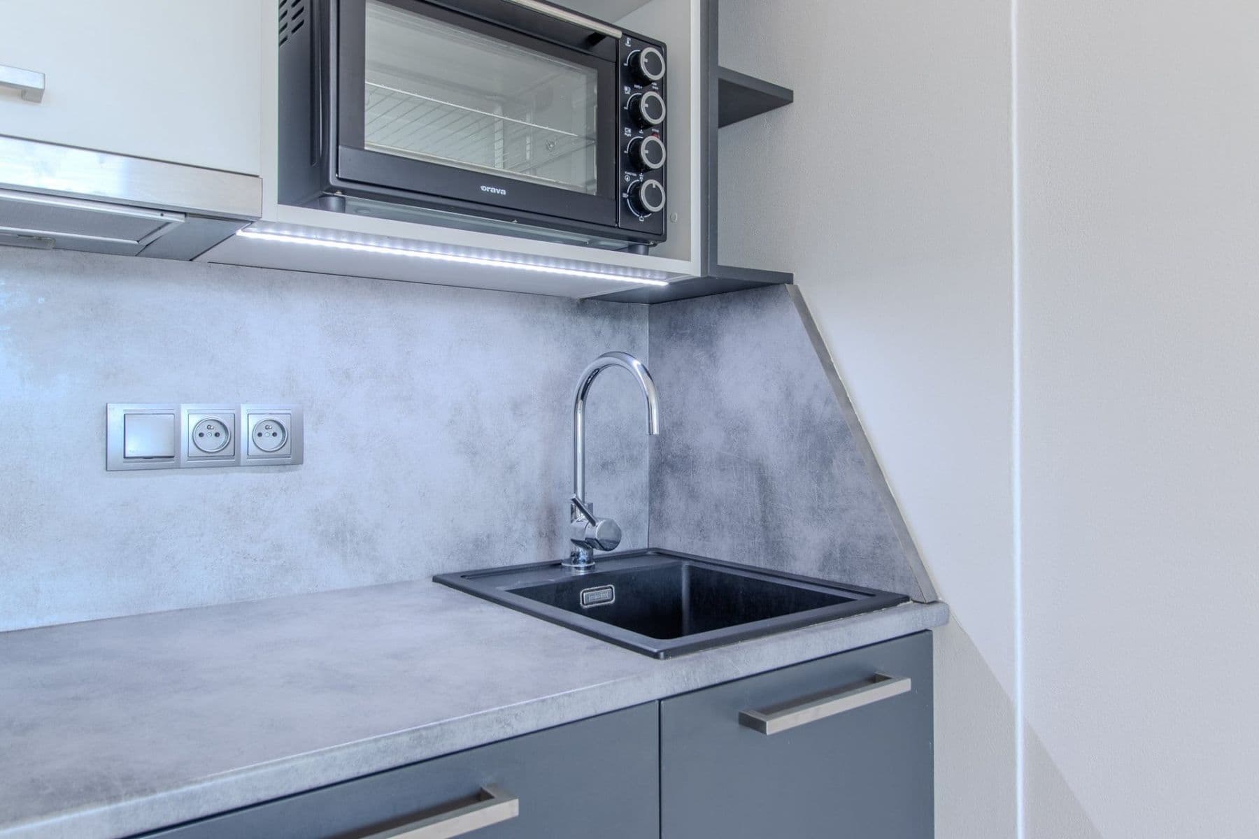 Studio flat to rent, 23 m², Peroutkova, Prague, Prague Studio flat to rent, 23 m², Peroutkova, Prague, Prague