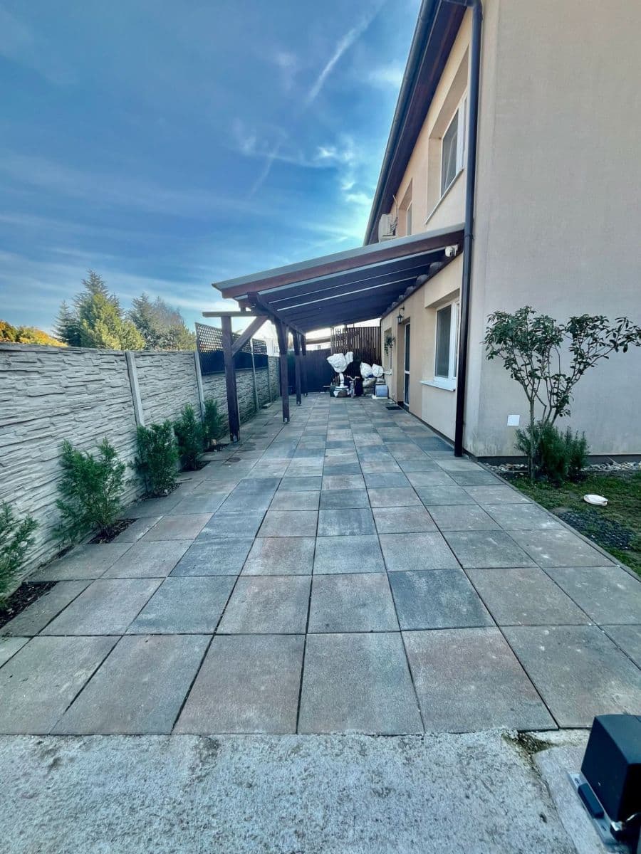 4 bedroom flat for sale, 79 m², Jazerná, Rovinka, Bratislavský Region 4 bedroom flat for sale, 79 m², Jazerná, Rovinka, Bratislavský Region