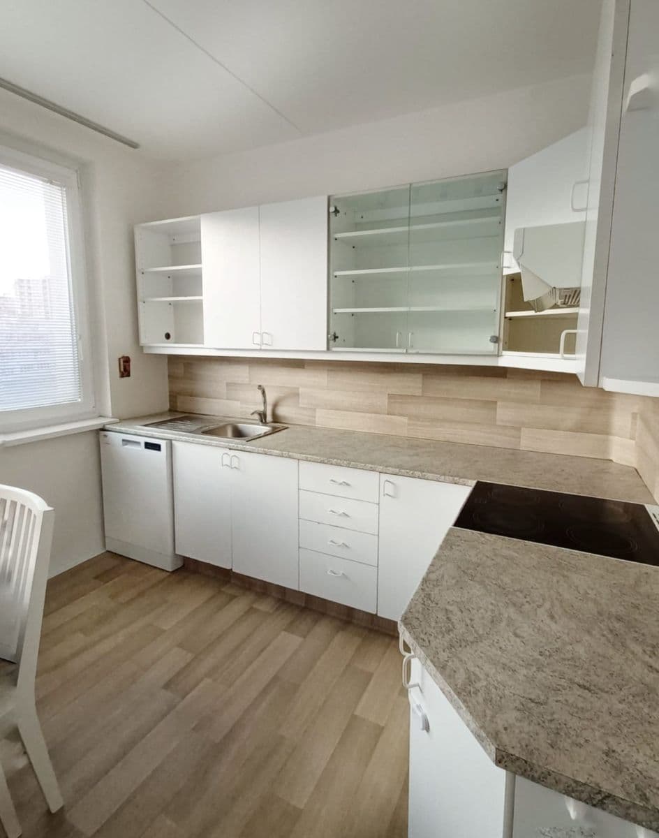 4 bedroom flat to rent, 90 m², Bryksova, Prague, Prague 4 bedroom flat to rent, 90 m², Bryksova, Prague, Prague