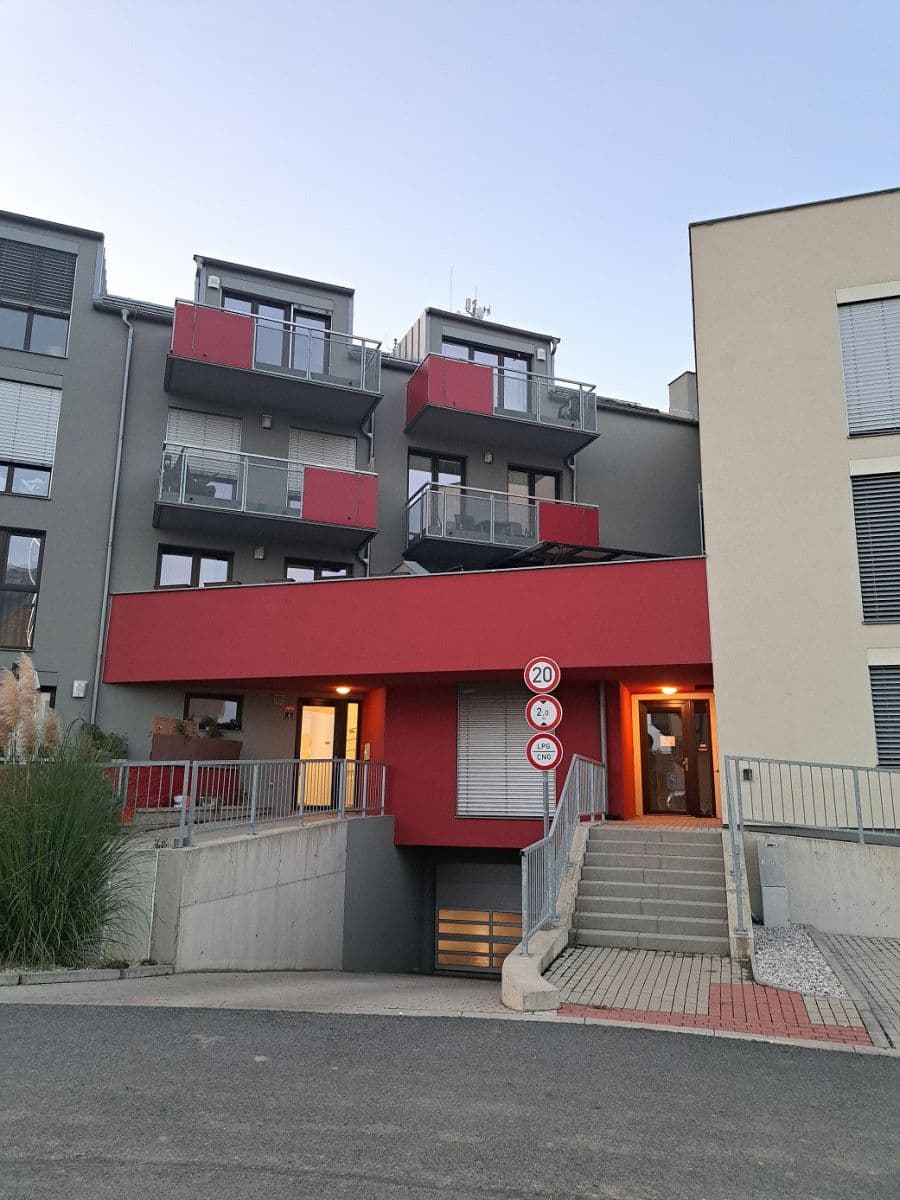 1 bedroom with open-plan kitchen flat to rent, 52 m², Na Výšině, Říčany, Středočeský Region 1 bedroom with open-plan kitchen flat to rent, 52 m², Na Výšině, Říčany, Středočeský Region